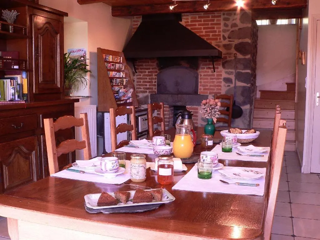 Bed & Breakfast Maison D'Hotes La Nichee Rochefort-Montagne