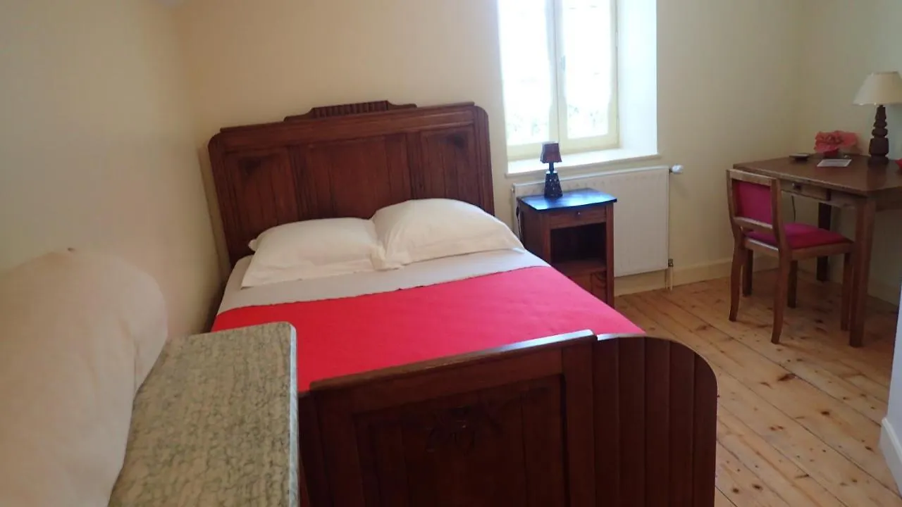 Maison D'Hotes La Nichee Rochefort-Montagne